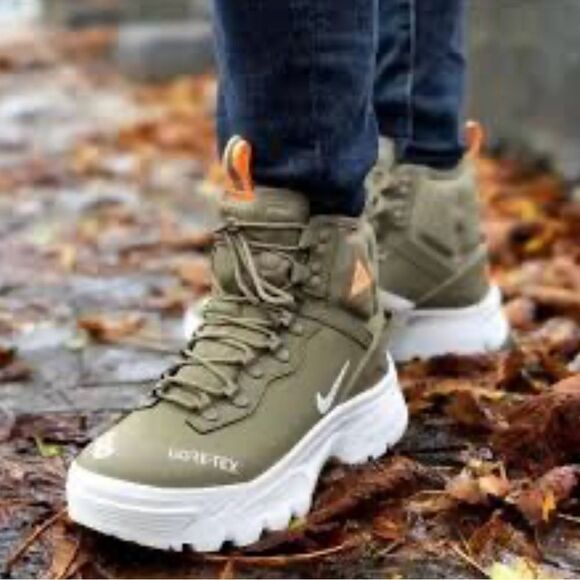 Nike ACG Shoes - Rare Nike ACG Zoom Gaiadome Gore-Tex® Waterproof Hiking Shoe Size 6 Y (7.5 Women